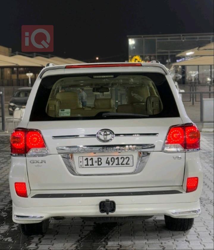 تۆیۆتا لاند کروزەر